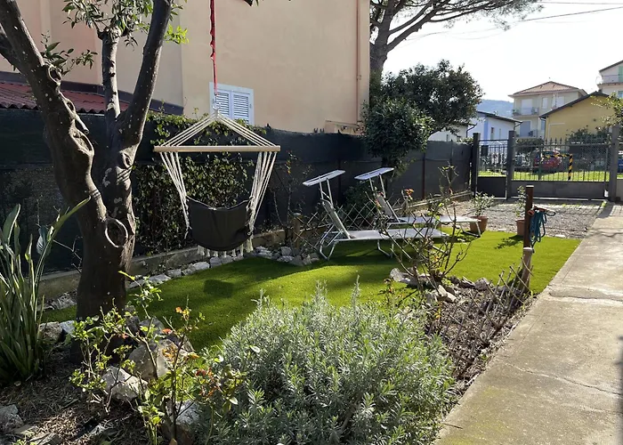 Piccola Oasi - Rifugio E Relax * Diano Marina